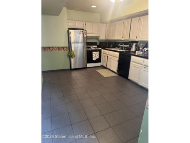 2 Bedroom Condo with 2 Bathrooms in the Willowbrook, Staten - photo 3
