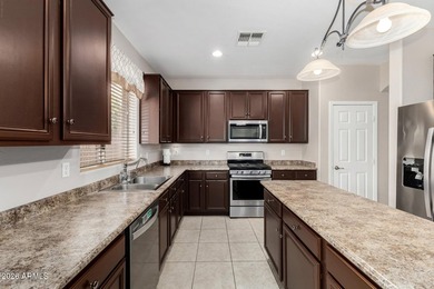 A 5-bed, 3-bath home in the Villages at Queen Creek with 3,237 - photo 9