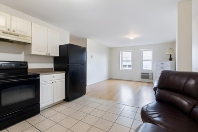INVESTORS TAKE NOTICE: 1 retail and 8 residential units (9 units - photo 42