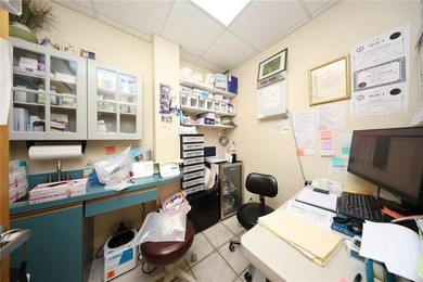 Well-established internal medicine practice with over 40 years - photo 4