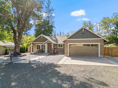 Lake Home For Sale in Shady Cove, Oregon