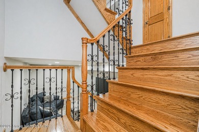 Welcome to 33 Linda Lane, a beautifully maintained multi-level - photo 6
