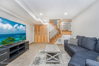 Welcome to 33 Linda Lane, a beautifully maintained multi-level - photo 7