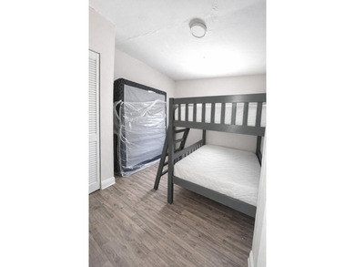 Great opportunity in the heart of West Palm Beach! Located at - photo 3
