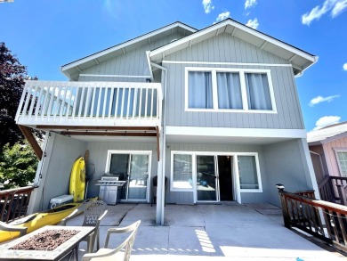 Lake Home For Sale in Clearlake Oaks, California