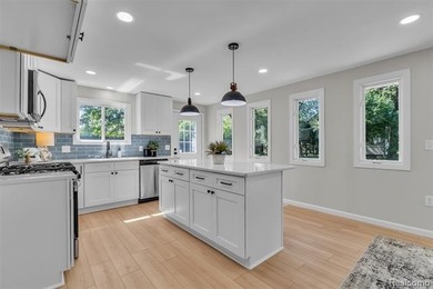 Welcome home to this fully remodeled gem in Keego Harbor with - photo 16