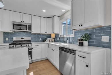 Welcome home to this fully remodeled gem in Keego Harbor with - photo 21