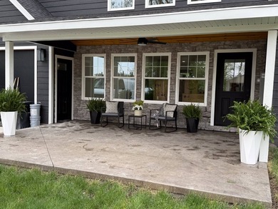 If you've been dreaming of lake living, this stunning home on - photo 3