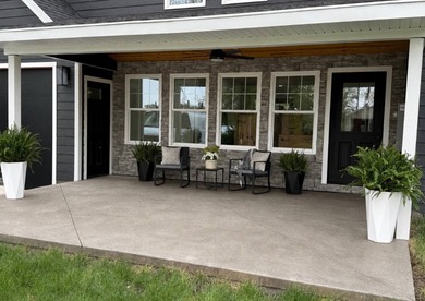 If you've been dreaming of lake living, this stunning home on - photo 4