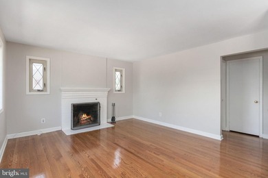 Waterfront locations like this to do become available very - photo 27