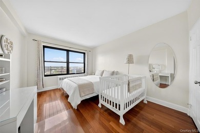 Spacious 1-bedroom Apartment at The Anita Terrace in Rego Park! - photo 5