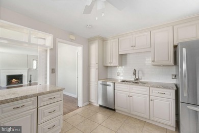 Waterfront locations like this to do become available very - photo 35