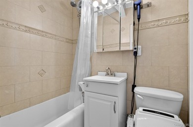 Spacious 1-bedroom Apartment at The Anita Terrace in Rego Park! - photo 7