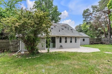 Welcome home to this fully remodeled gem in Keego Harbor with - photo 39