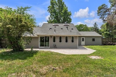 Welcome home to this fully remodeled gem in Keego Harbor with - photo 42