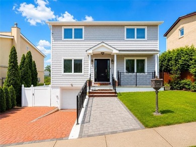 Nestled in the highly desirable Dongan Hills Colony/Todt Hill - photo 1