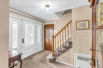 Spacious 4 Bedroom, 2.5 Bath Colonial with 2-car Garage in - photo 5