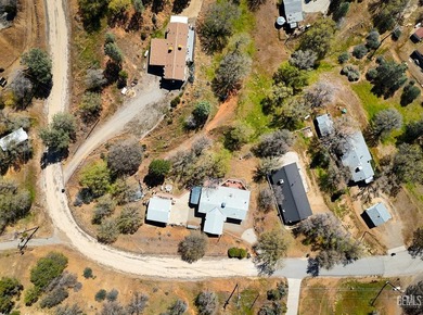 Escape to the peaceful beauty of the Kern River Valley with this - photo 2