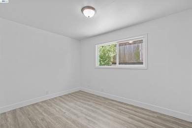 Welcome to this beautifully updated detached contemporary home - photo 14