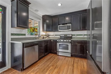 Spacious and versatile, this 6-bedroom, 4-bath split-level home - photo 14