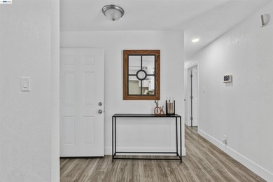 Welcome to this beautifully updated detached contemporary home - photo 17