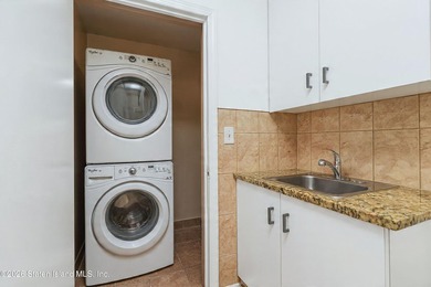 Welcome to 395 Jewett Ave, a charming and well-maintained home - photo 9
