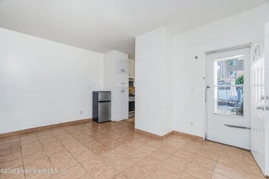 Welcome to 395 Jewett Ave, a charming and well-maintained home - photo 10