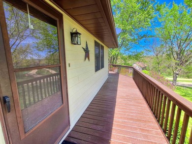 Move right in and start enjoying lake life right away! This - photo 3