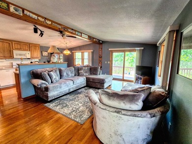 Move right in and start enjoying lake life right away! This - photo 4