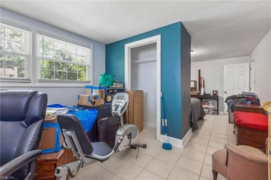 Spacious and versatile, this 6-bedroom, 4-bath split-level home - photo 36