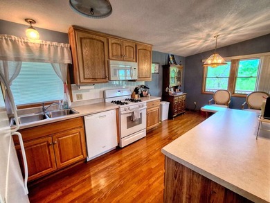 Move right in and start enjoying lake life right away! This - photo 7