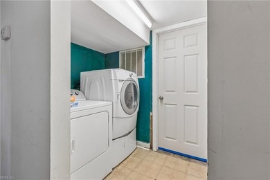Spacious and versatile, this 6-bedroom, 4-bath split-level home - photo 38