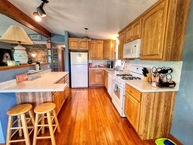 Move right in and start enjoying lake life right away! This - photo 8