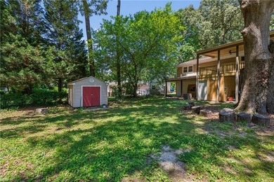 Spacious and versatile, this 6-bedroom, 4-bath split-level home - photo 45