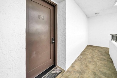 Perfectly positioned in the highly sought-after One Seagrove - photo 4