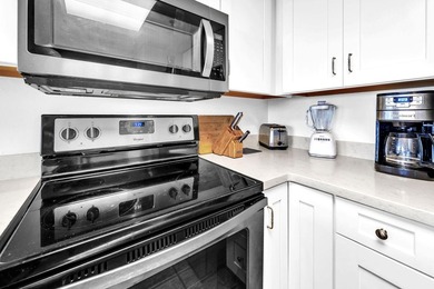 Perfectly positioned in the highly sought-after One Seagrove - photo 8