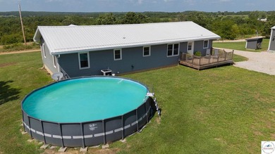 Welcome to your dream hobby farm! This beautiful 3 bed, 2 bath - photo 8