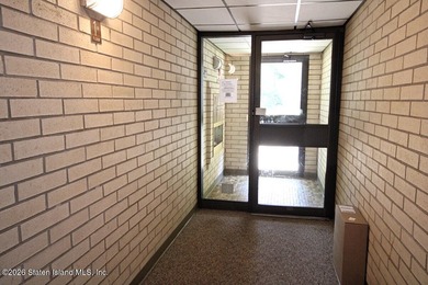 Welcome to 18 Windham Loop! Come see this well maintained 2 - photo 3