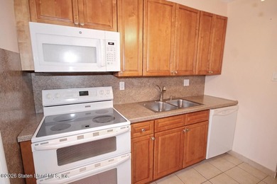 Welcome to 18 Windham Loop! Come see this well maintained 2 - photo 9