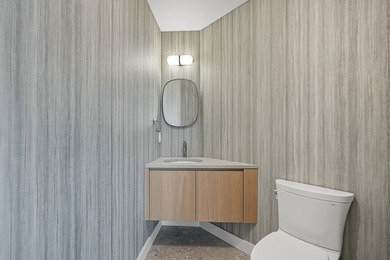 OCCASION RARE. Ce penthouse de 4 chambres, entierement renove - photo 15