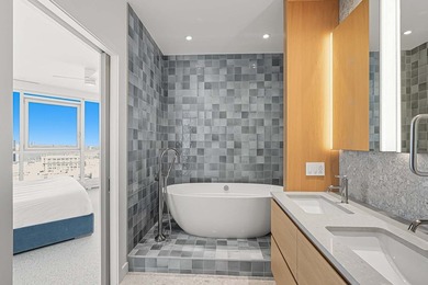 OCCASION RARE. Ce penthouse de 4 chambres, entierement renove - photo 20
