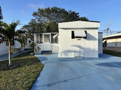 LOW HOA + NO LAND LEASE + LOW RE TAXES = AFFORDABLE 55+ LIVING! - photo 1