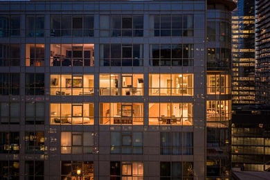 OCCASION RARE. Ce penthouse de 4 chambres, entierement renove - photo 33