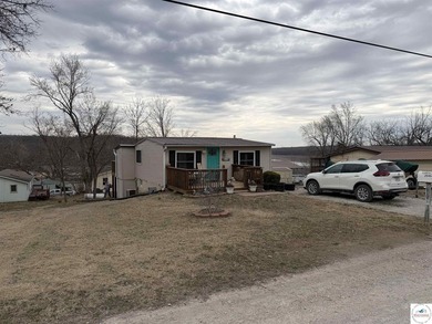 Welcome to this charming 4-bedroom, 1-bath second-tier home near - photo 2