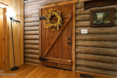 You're in luck-this charming rustic log cabin offers ample space - photo 4