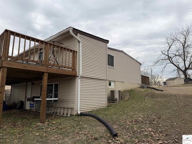 Welcome to this charming 4-bedroom, 1-bath second-tier home near - photo 4