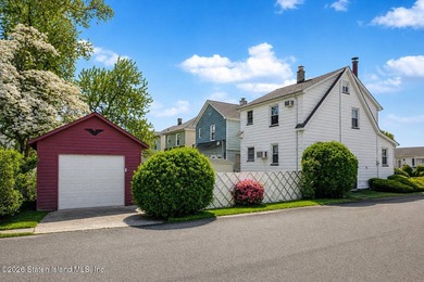 Welcome to 273 Waters Ave, a charming colonial set on a corner - photo 3