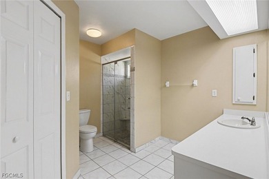 Welcome home to this light and bright, move-in ready gem - photo 15