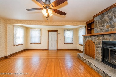 Welcome to 273 Waters Ave, a charming colonial set on a corner - photo 6