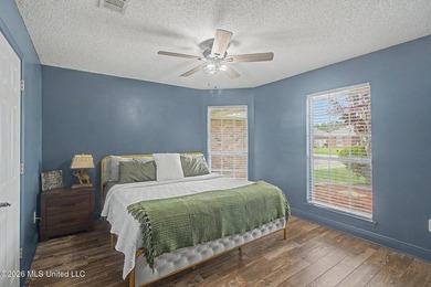 Spacious 3BR/2BA home in a convenient location close to shopping - photo 22